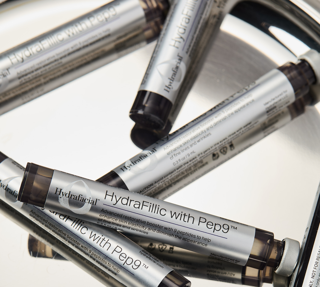 Hydrafacial functional skin through peptide-based boosters formulated to strengthen the skin barrier and support deep hydration.